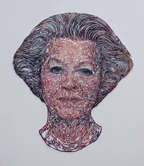 Kuin Heuff - Beatrix - acrylverf op gesneden papier. Of dit portret de expositie heeft gehaald, is nog onbekend.