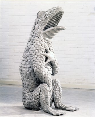 Gijs Assmann (1966), Amorous frog, 1995, keramiek 1,50 x 0,98 x 0,56 m, ABN AMRO Kunststichting. Foto: Peer van der Kruis.