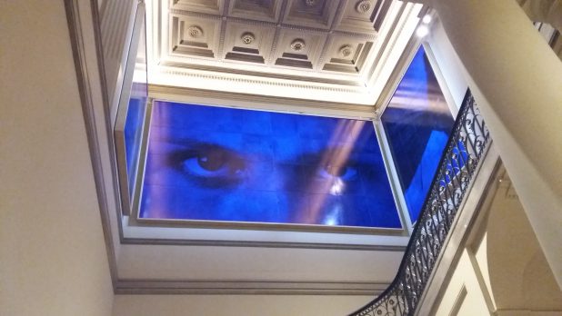 Jan Fabre, De blik binnenin (Het uur blauw), 2013, collectie Musée Modern Museum (Koninklijke Musea van Schone Kunsten België), Brussel.